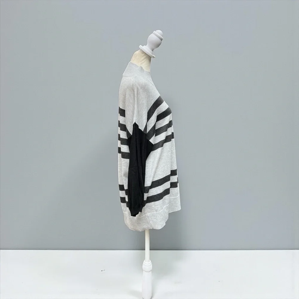 Vince Camuto Mock Neck Knit Sweater in Black/Gray Size Small - Picture 5 of 7